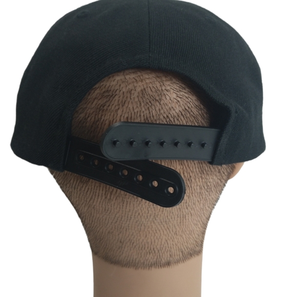 🆕️Authentic The Classics YUPOONG Snapback Cap - Picture 4 of 6